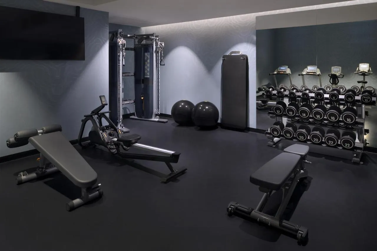 Moevenpick Hotel لاهاي 4*,  هولندا