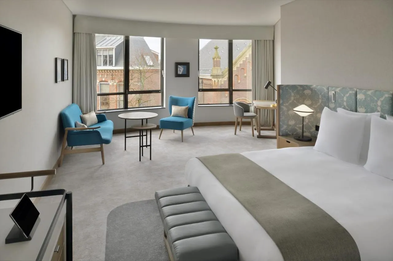 Moevenpick Hotel האג 4*,
