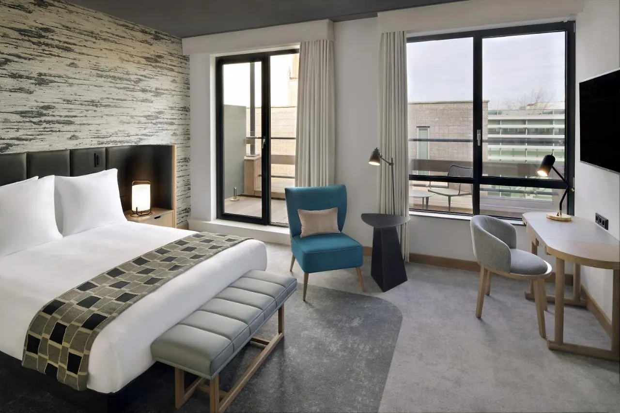 Moevenpick Hotel האג